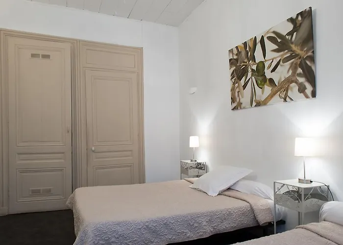 Des Facultes Hotel *